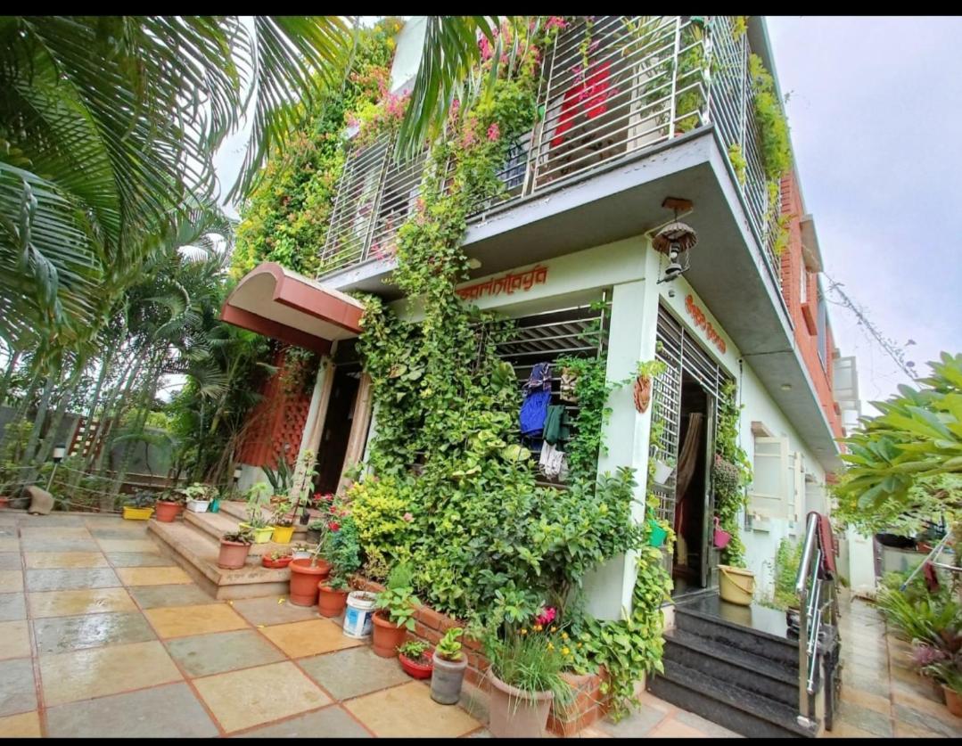 Mango Tree Homestay Хампи Экстерьер фото