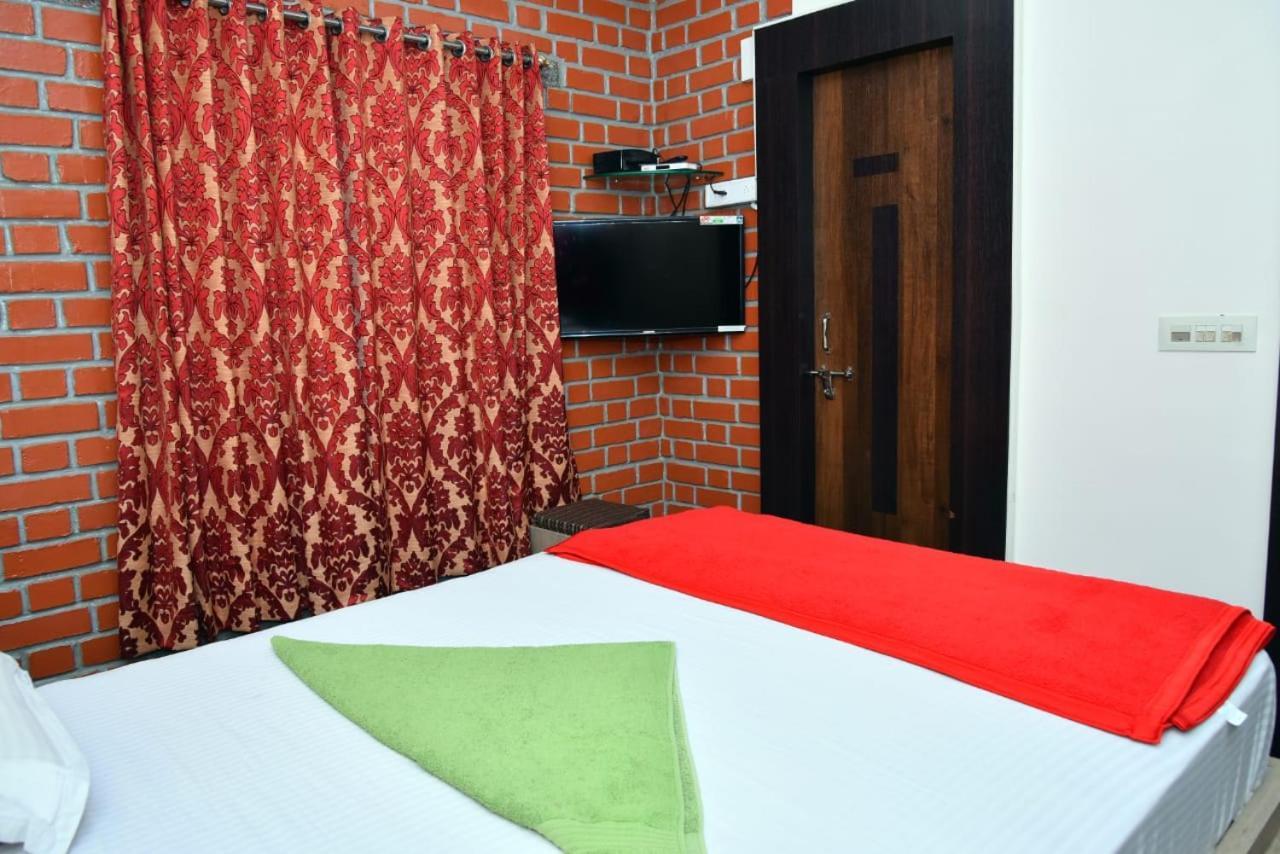 Mango Tree Homestay Хампи Экстерьер фото