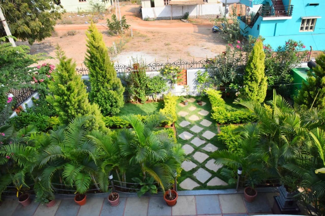 Mango Tree Homestay Хампи Экстерьер фото
